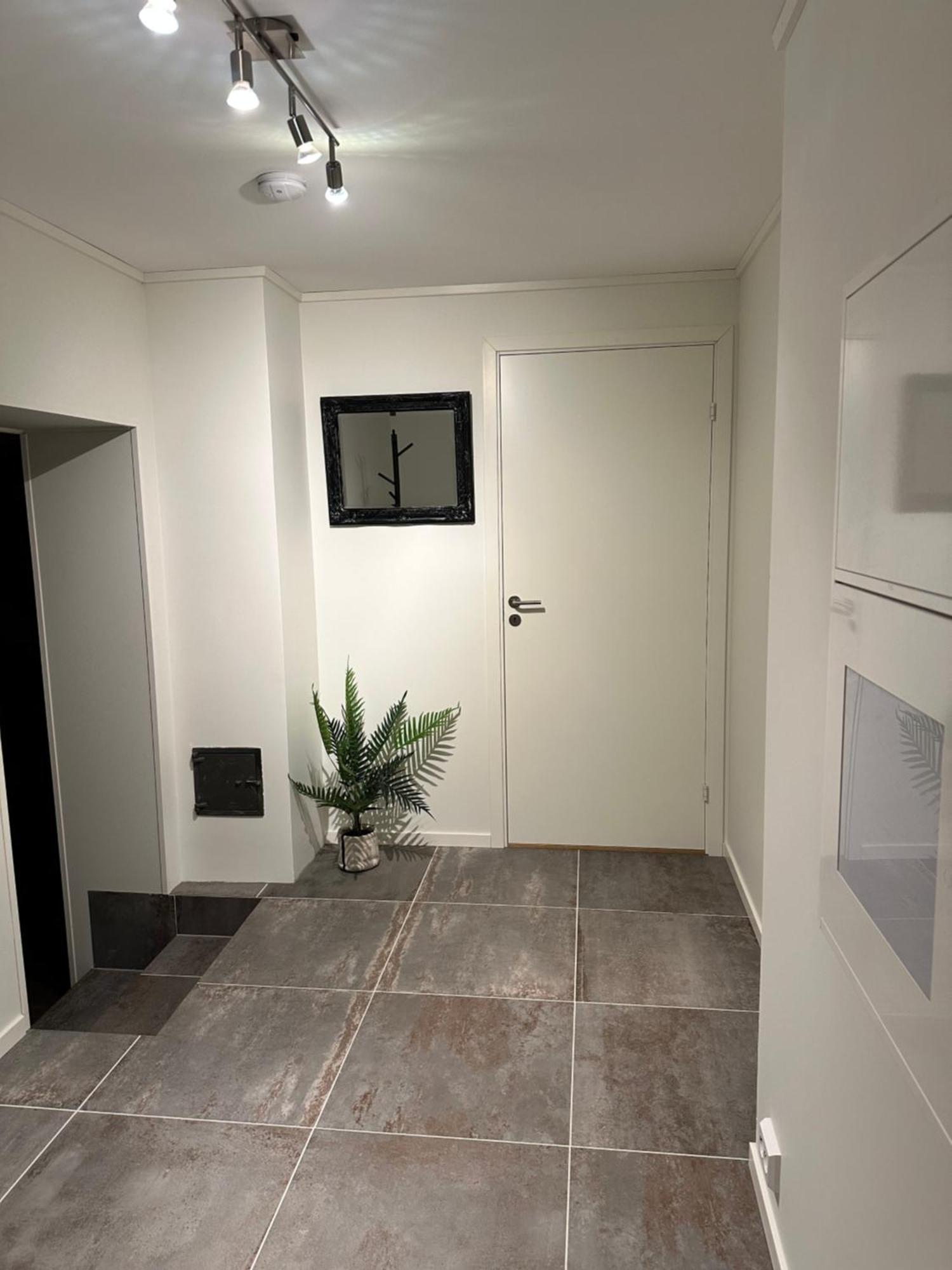 Your Home Away From Home, Apartment 2 Тромсьо Екстериор снимка